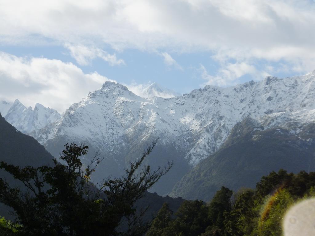 Ropatinis Bed & Breakfast Fox Glacier Exterior photo